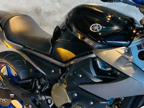 YAMAHA-XJ6 N-2010