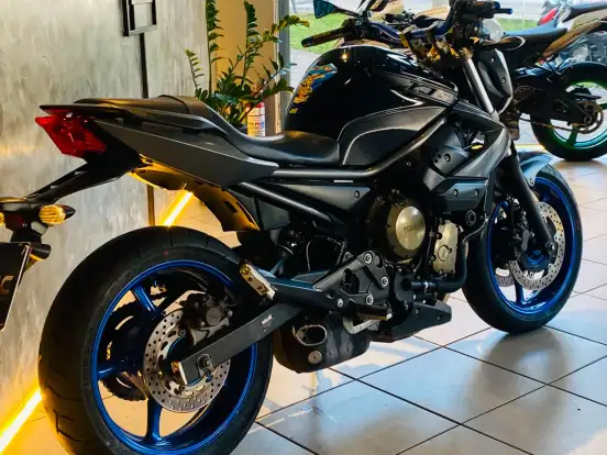 YAMAHA-XJ6 N-2010
