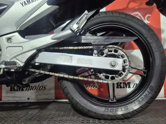 YAMAHA-YS 250 FAZER YAMAHA-YS 250 FAZER-2015