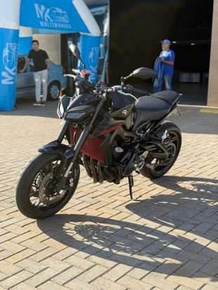 YAMAHA-MT-09-2019