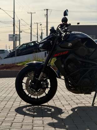 YAMAHA-MT-09-2019