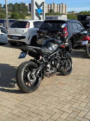 YAMAHA-MT-09-2019