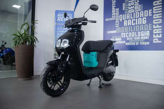 YAMAHA-NEOS CONNECTED-2025