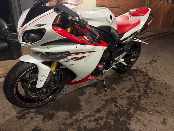 YAMAHA YZF R1 