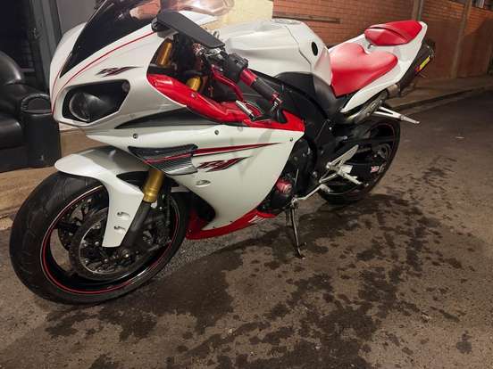 YAMAHA-YZF R1-2009