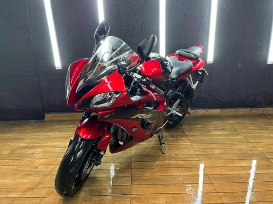 YAMAHA YZF-R6 