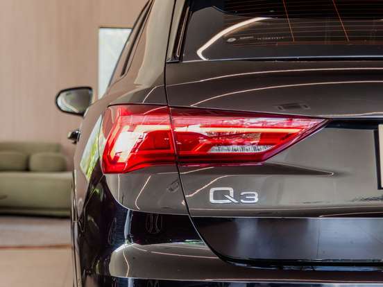 AUDI-Q3-2020