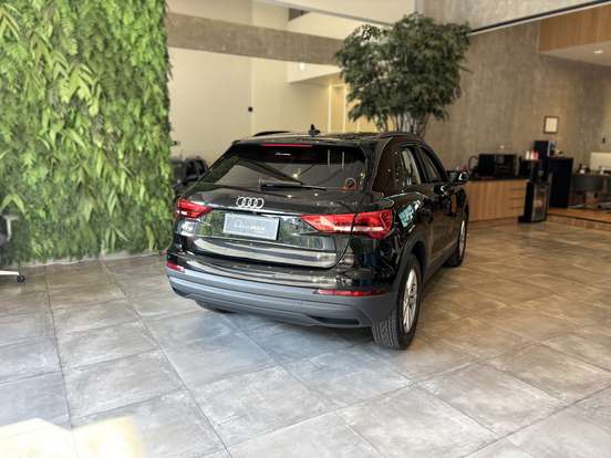 AUDI-Q3-2021