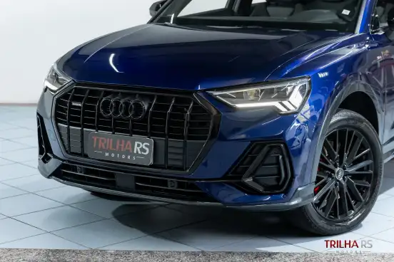 AUDI-Q3-2022