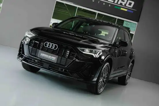 AUDI-Q3-2022