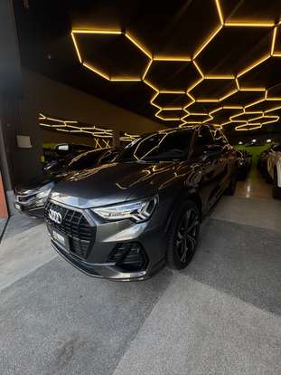 AUDI-Q3-2023
