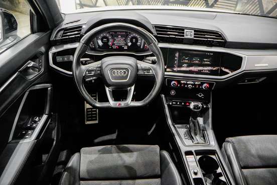 AUDI-Q3-2022
