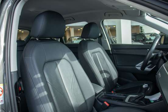 AUDI-Q3-2024