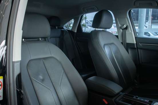 AUDI-Q3-2023