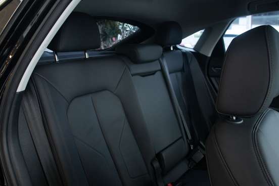 AUDI-Q3-2023