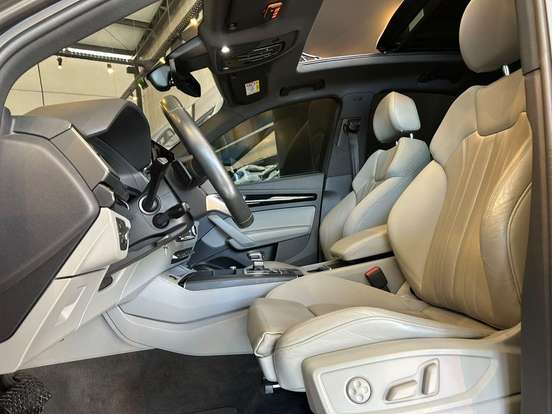 AUDI-Q5-2022