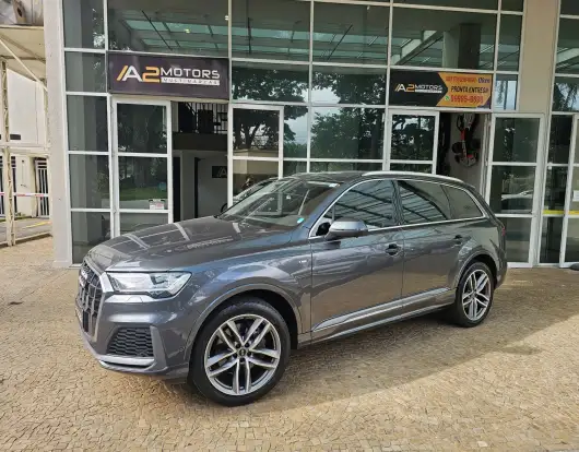 AUDI-Q7-2021