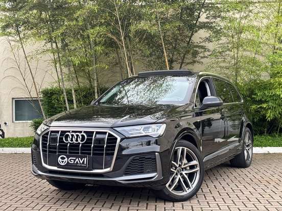 AUDI-Q7-2021