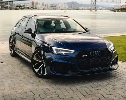 AUDI-RS4-2019