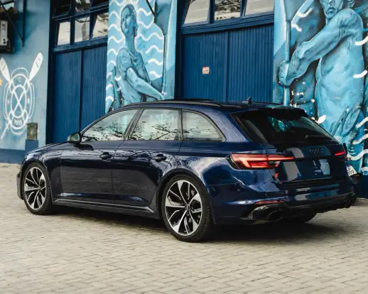 AUDI-RS4-2019