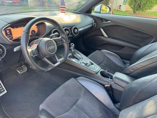 AUDI-TT-2015
