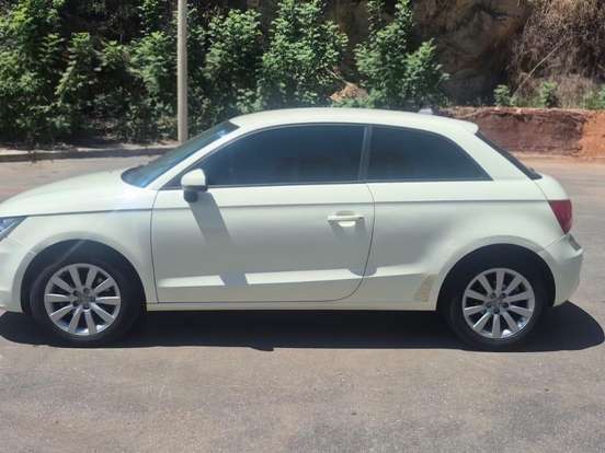 AUDI-A1-1.4 TFSI ATTRACTION 16V 122CV GASOLINA 2P AUTOMÁTICO AUDI-A1-2011