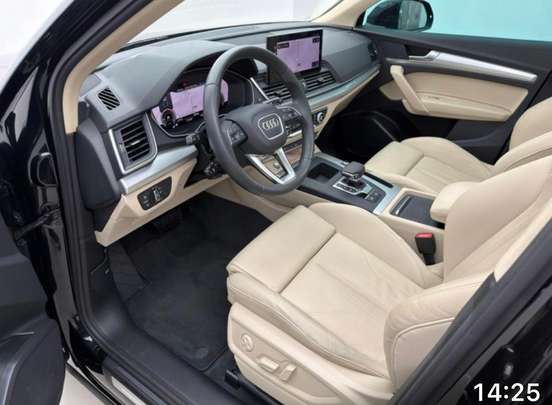 AUDI-Q5-2024
