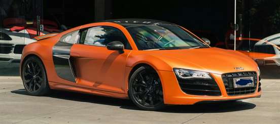 AUDI-R8-2012