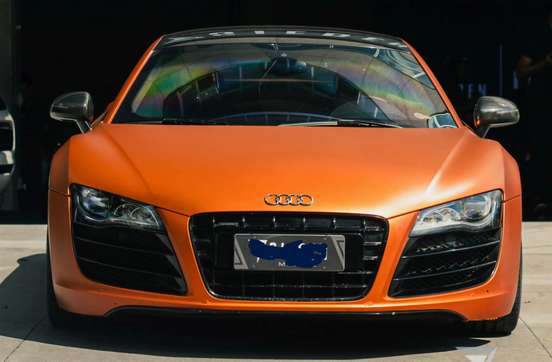 AUDI-R8-2012