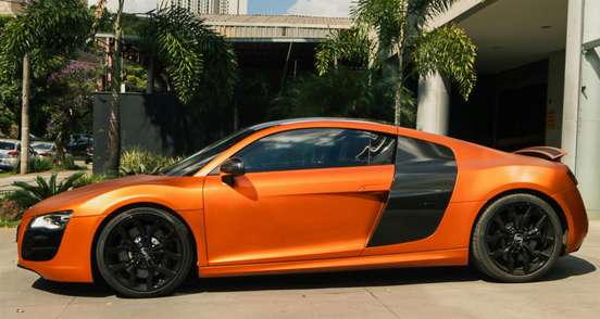 AUDI-R8-2012
