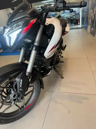 BAJAJ-DOMINAR NS200 BAJAJ-DOMINAR NS200-2026