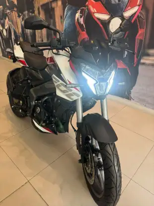 BAJAJ-DOMINAR NS200-2026
