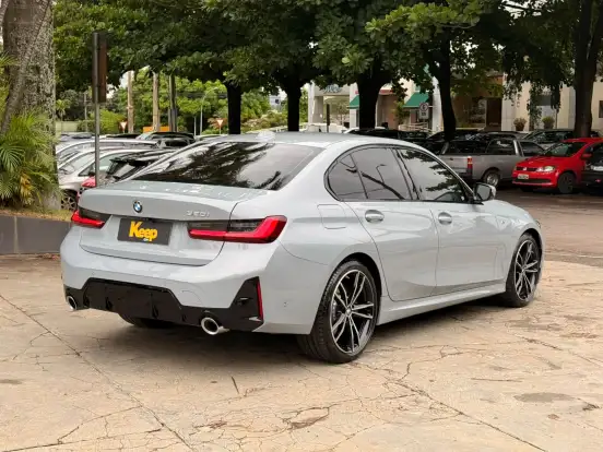 BMW-320i-2024