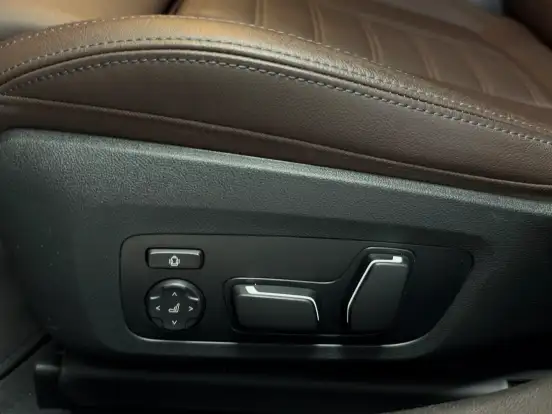 BMW-320i-2024