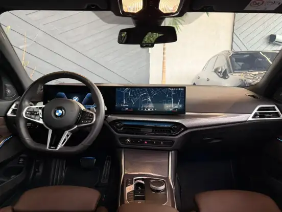 BMW-320i-2024