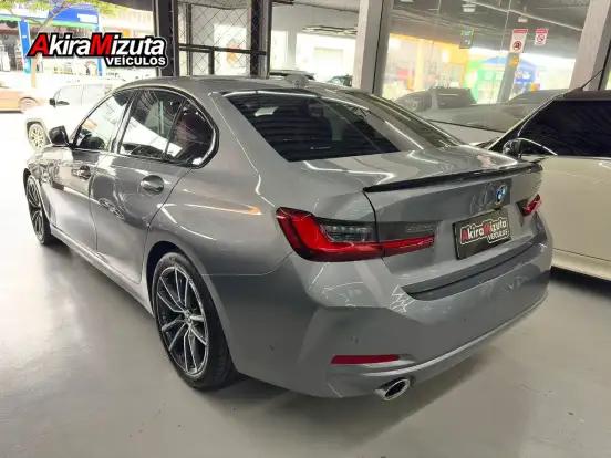 BMW-320i-2024