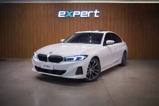 BMW-320i-2022