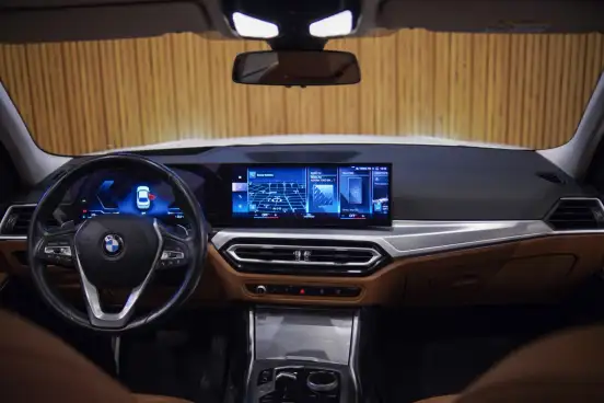 BMW-320i-2022