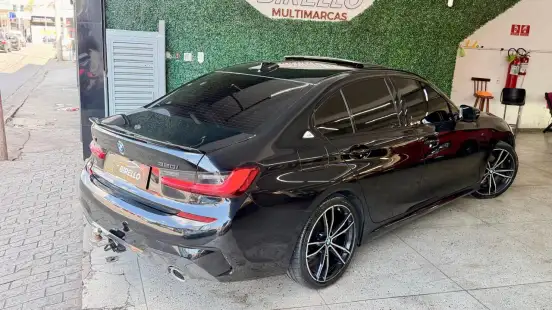 BMW-320i-2021