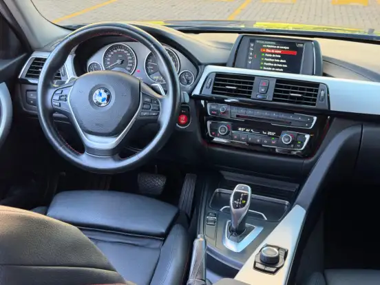 BMW-320i-2018