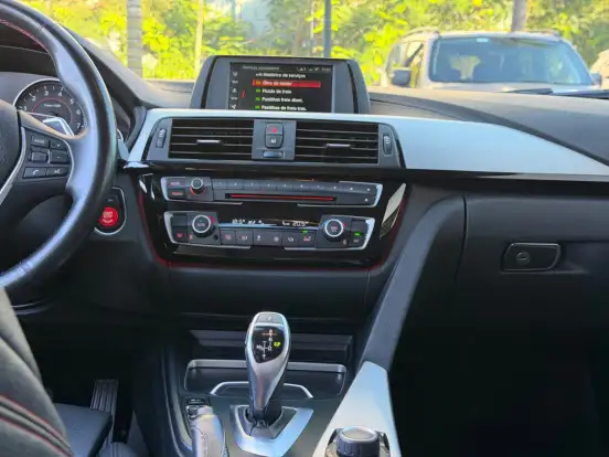 BMW-320i-2018