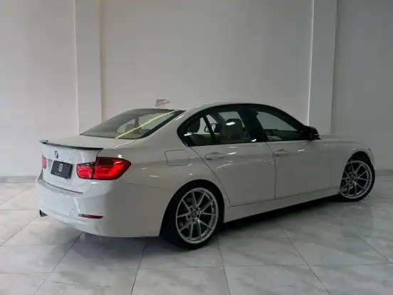 BMW-320i-2.0 SPORT GP 16V TURBO GASOLINA 4P AUTOMÁTICO BMW-320i-2014