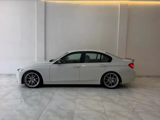BMW-320i-2.0 SPORT GP 16V TURBO GASOLINA 4P AUTOMÁTICO BMW-320i-2014