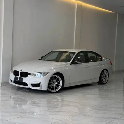 BMW-320i-2014