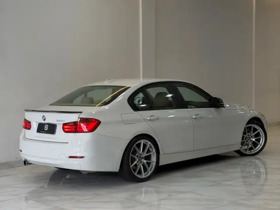 BMW-320i-2.0 SPORT GP 16V TURBO GASOLINA 4P AUTOMÁTICO BMW-320i-2014