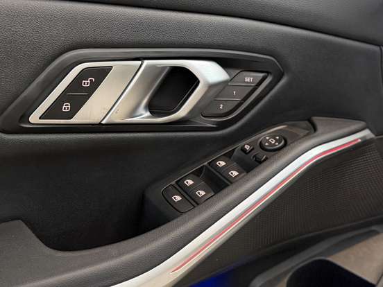 BMW-320i-2020