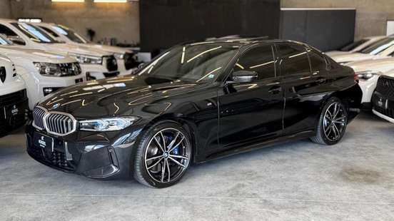 BMW-320i-2023