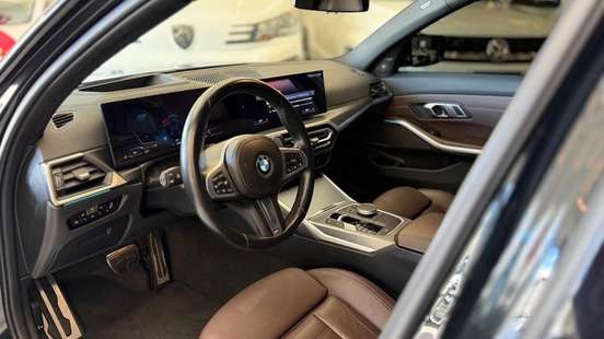 BMW-320i-2023