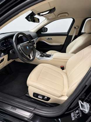 BMW-320i-2022