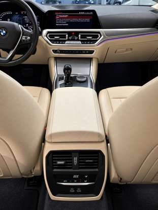 BMW-320i-2022